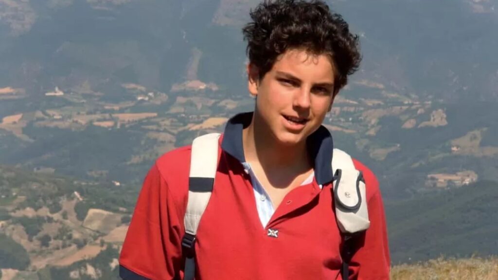 Carlo Acutis é declarado santo em cerimônia no Vaticano