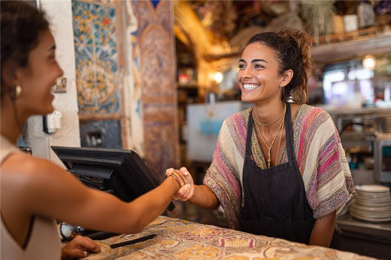 Setor de bares e restaurantes impulsiona queda do desemprego no Brasil (Reprodução)