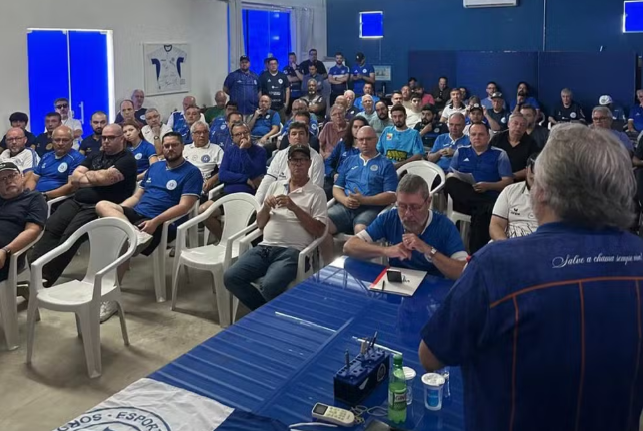 Negócio com empresa de Roque Júnior perde exclusividade, e novas propostas podem entrar na disputa/ Foto: Divulgação