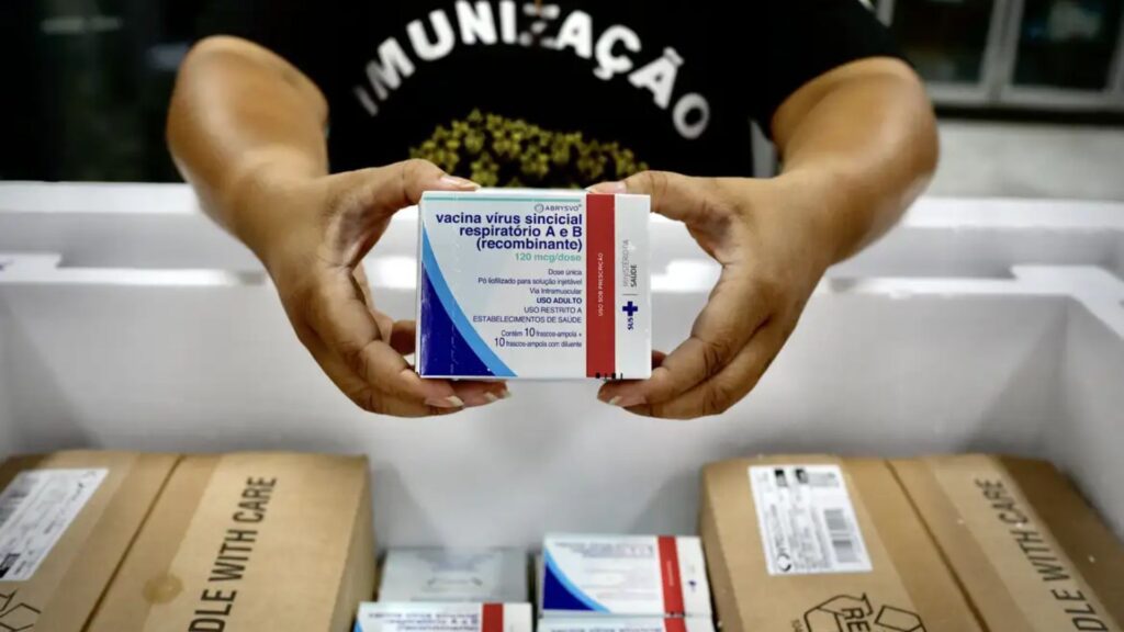 Governo começa a distribuir vacina contra vírus sincicial respiratório (Foto: João Risi/MS)