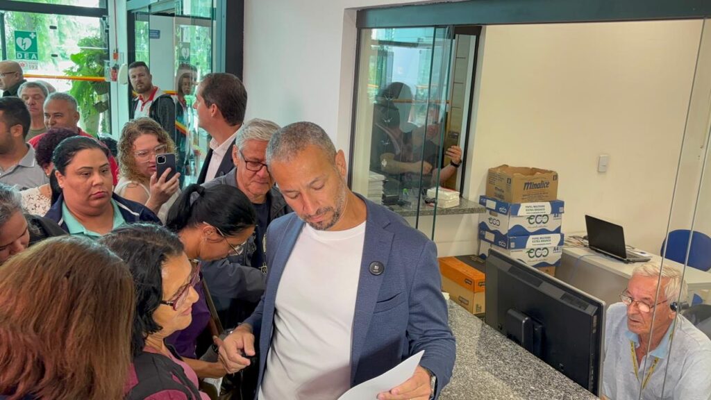 Movimentos sindicais e sociais protocolam pedido de Comissão Processante contra Rodrigo Manga (André Fazano)