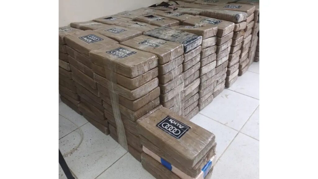 Operação internacional apreende 1,3 t de cocaína em alto mar (PF)