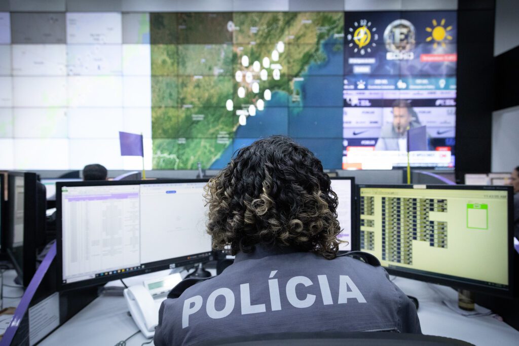 Adolescente pede socorro à PM e ajuda a salvar mãe vítima de violência doméstica