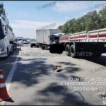 Colisão entre caminhões deixa dois feridos na Castello Branco, em Mairinque