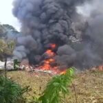 Avião militar da Colômbia cai durante decolagem na fronteira com o Peru