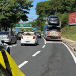 Caminhão cegonha tenta acessar Praça Lions e causa transtorno na Dom Aguirre, em Sorocaba (Semob)