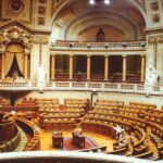 Parlamento de Portugal aprova mudança em lei que pode afetar emigrantes brasileiros (Foto: g1)