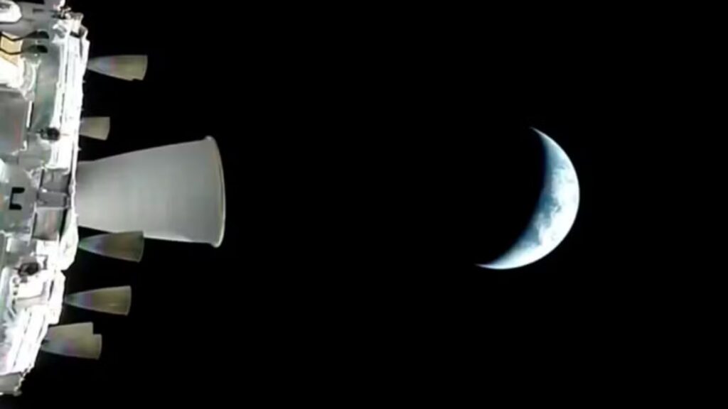 Cápsula Orion deixa órbita da Terra e astronautas seguem rumo a Lua