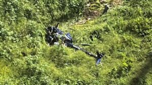 Helicóptero cai e deixa quatro pessoas feridas na Paraíba