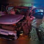 2 pessoas ficam gravemente feridas após acidente entre carro e caminhonete em Salto de Pirapora (Foto: Artesp)