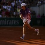 João Fonseca vence Casper Ruud e avança às quartas de final de Roland Garros (Foto: Loic Wacziak/FFT)