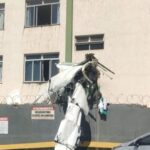Avião de bimotor cai e bate em prédio em Belo Horizonte