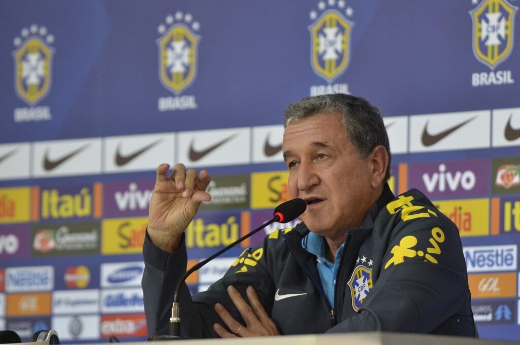 Técnico do tetra, Carlos Alberto Parreira é internado no Rio (Foto:omaz Silva/Agência Brasil)