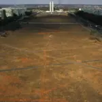 Suspeita de bomba mobiliza equipes da PM na Esplanada dos Ministérios, em Brasília (Foto: Agência Brasil)