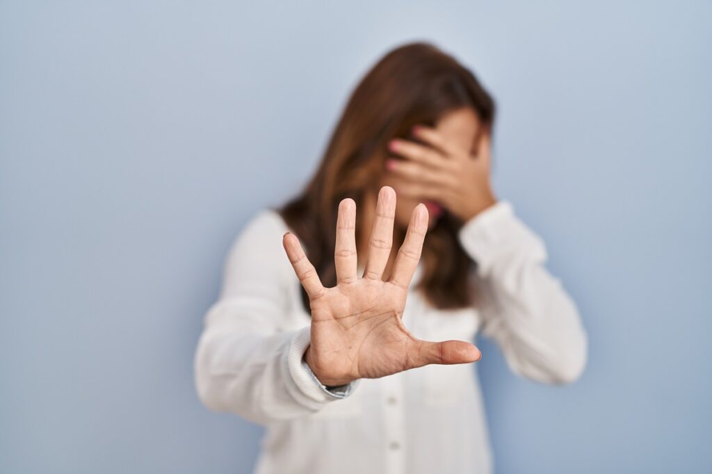 Violência sexual contra meninas de 10 a 14 anos representa quase metades dos casos (Foto: magnific)