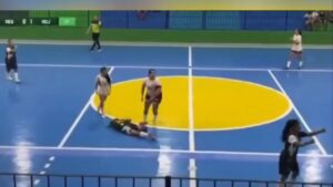 Jogadora é suspensa por cinco anos após agredir adversária durante partida de futsal no Ceará